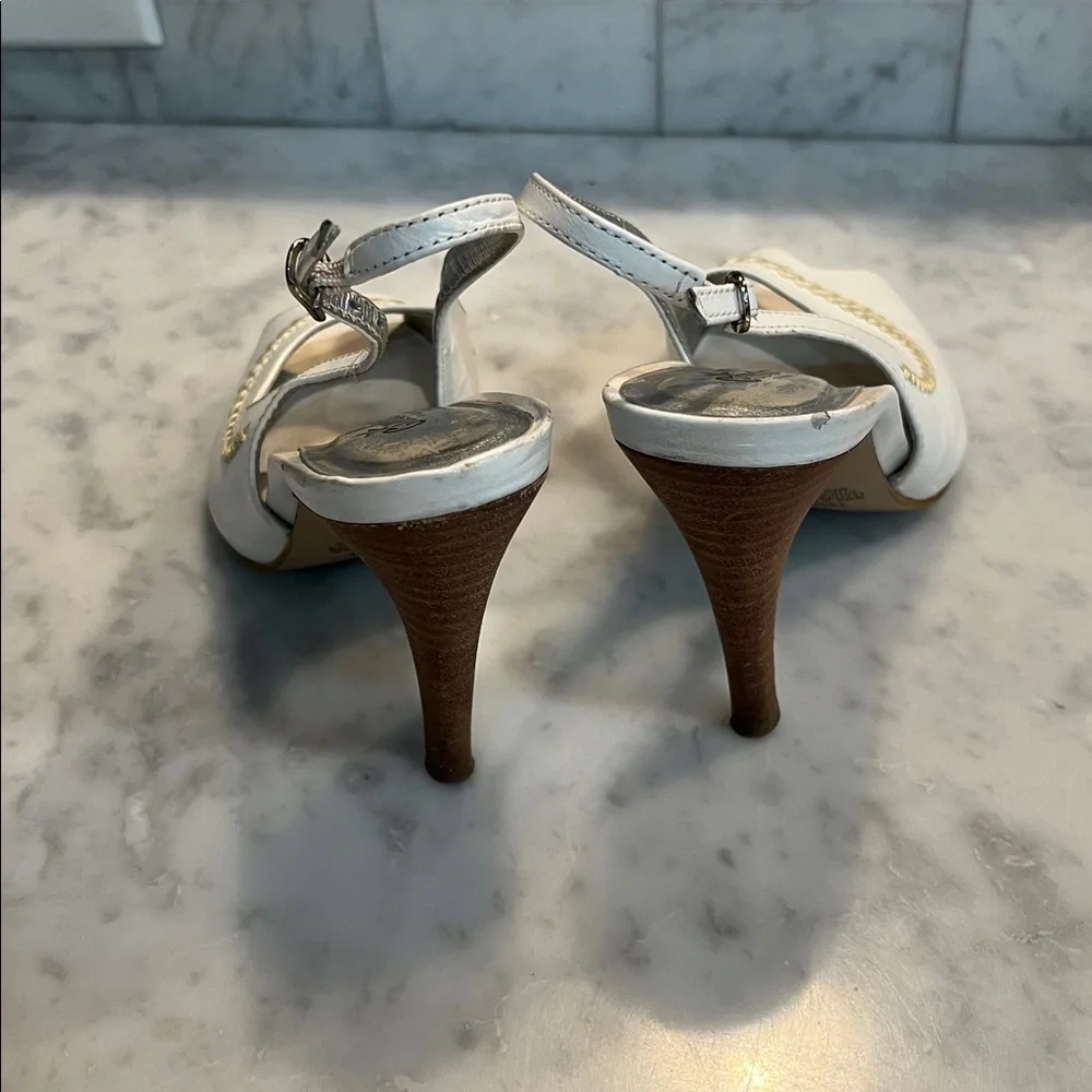 Cinderella White Slingback heels; Size 4M - Picture 3 of 12